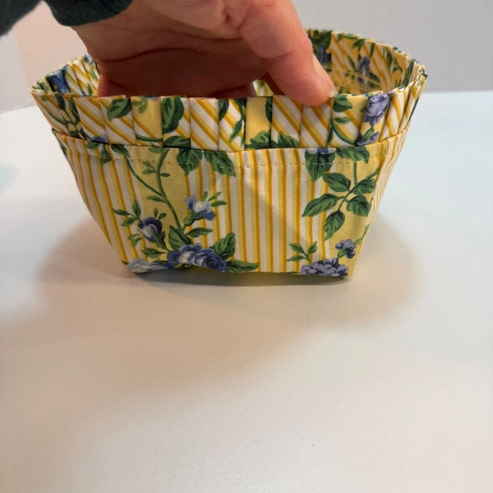 Longaberger Basket Rose‎ Trellis Fabric Liner Berry Yellow Blue Floral